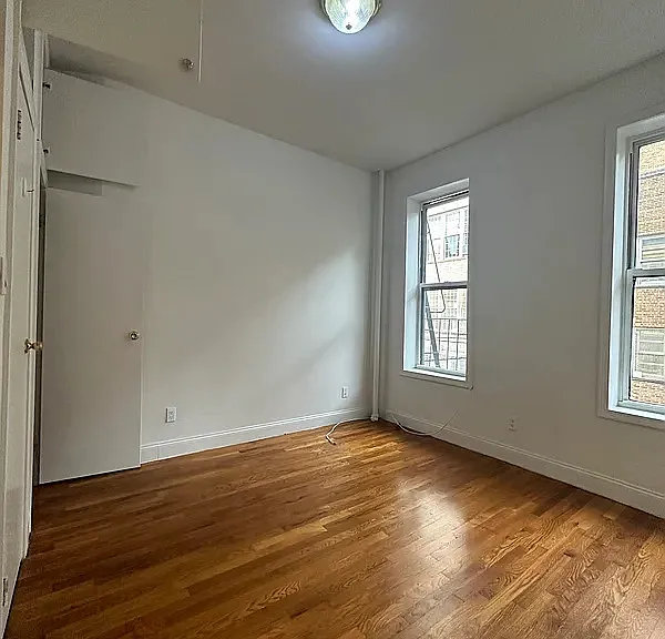 219 E 32nd St #2C — Photo 4