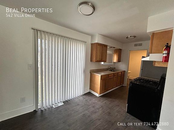 5th image of 542 Villa Dr
