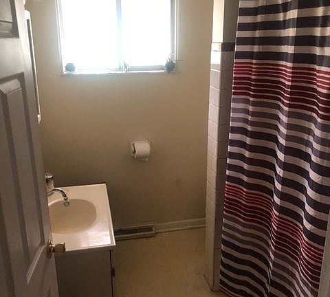 5th image of 10138 Southeastern Ave #10138