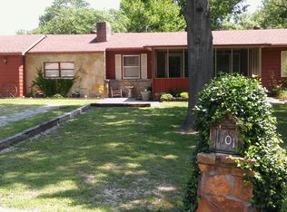 101 S El Paso St, Coffeyville, KS 67337