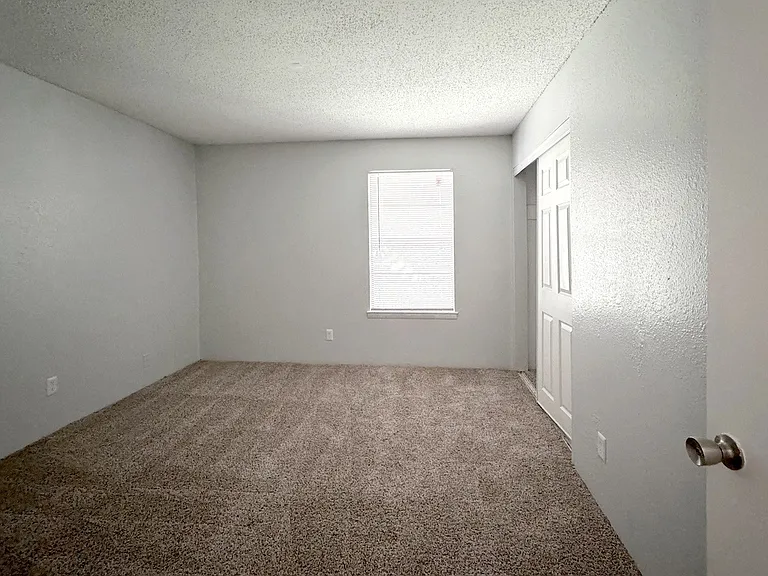 Ascot Place Apartments — Photo 48