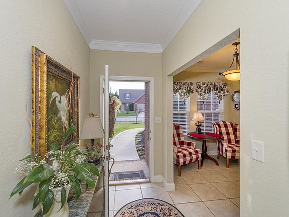 4th image of 250 Meadow Walk Ln