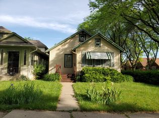 4902 W Hoyt Pl, Milwaukee, WI 53216