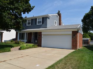 41318 Schoolcraft Rd, Plymouth, MI 48170