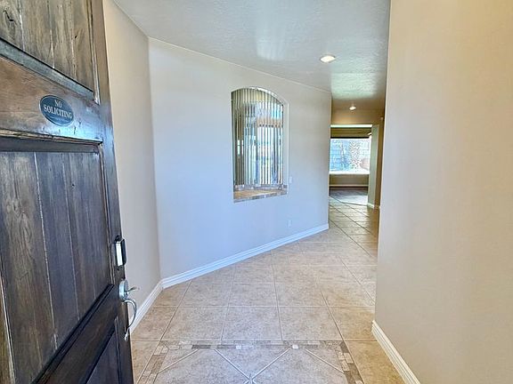 4th image of 2176 N Gunsight Dr