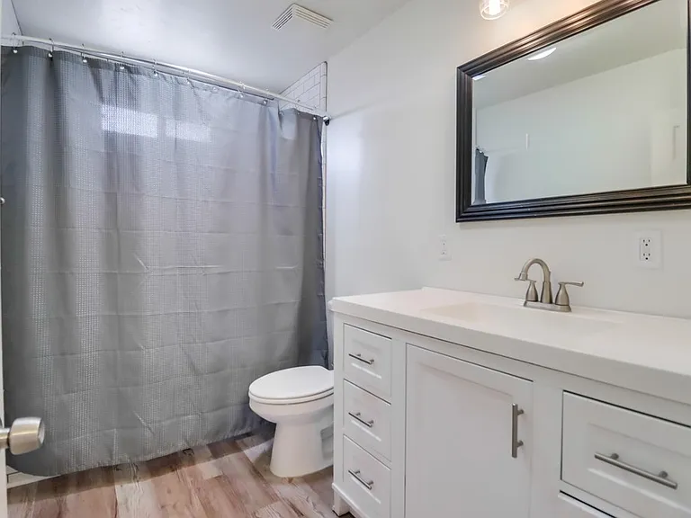843 Georgia St — Photo 18