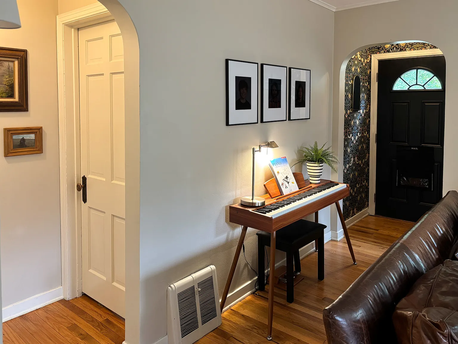 1043 Lake Grove Ave SE — Photo 3