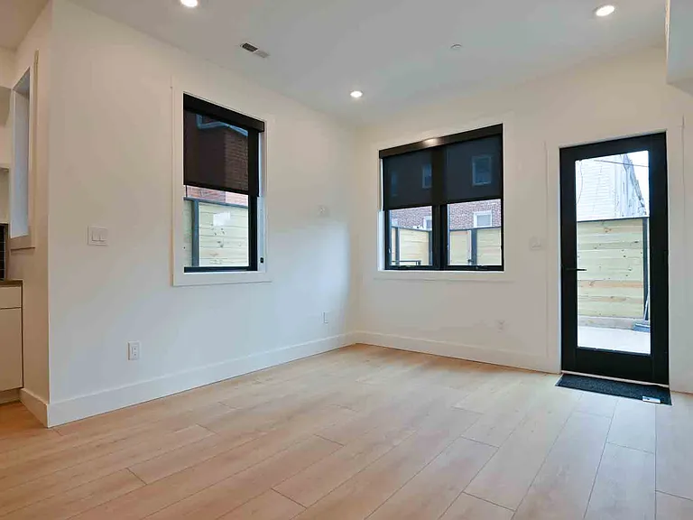 2641 4th St NE #2 — Photo 9