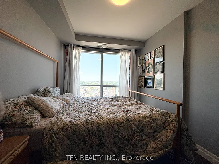 160 Macdonell St #1508 — Photo 16