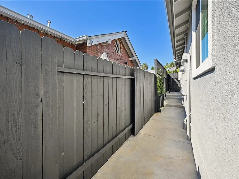 205 Grove St — Photo 37