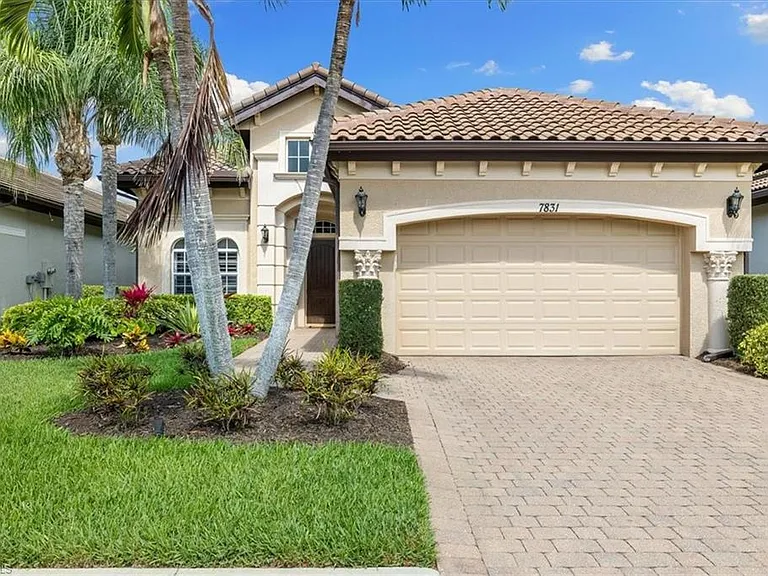 7831 Valencia Ct — Photo 3