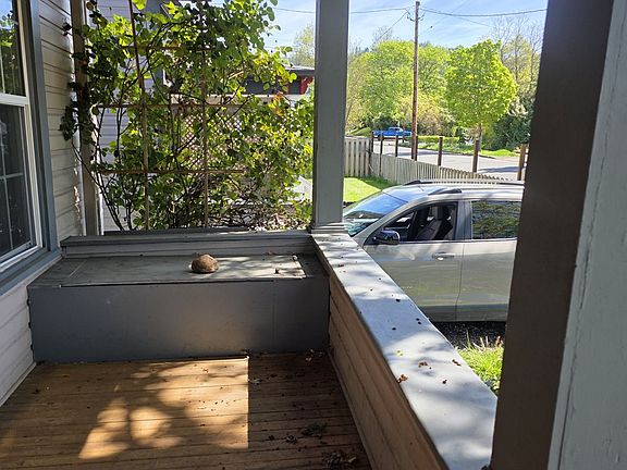 5th image of 212 SE Mosher Ave