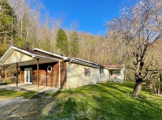 6275 Lost Creek Rd, Hazard, KY 41701
