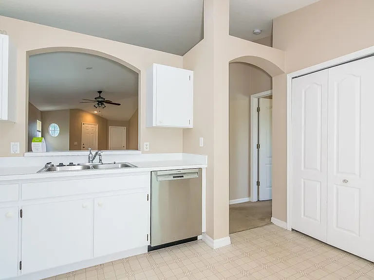 1120 Lake Shore Ranch Dr — Photo 8