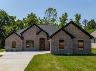 120 Harmony Village Dr, Benton, AR 72015