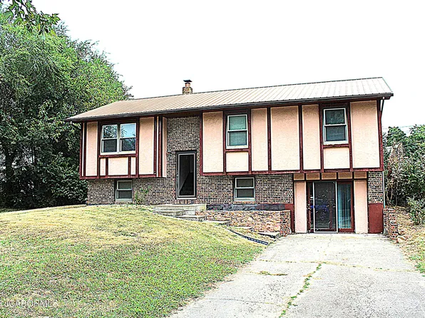 211 Cardinal Ln, Tipton, MO 65081