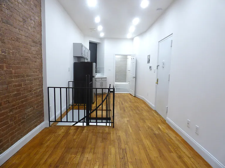 304 E 91st St #1B — Photo 3