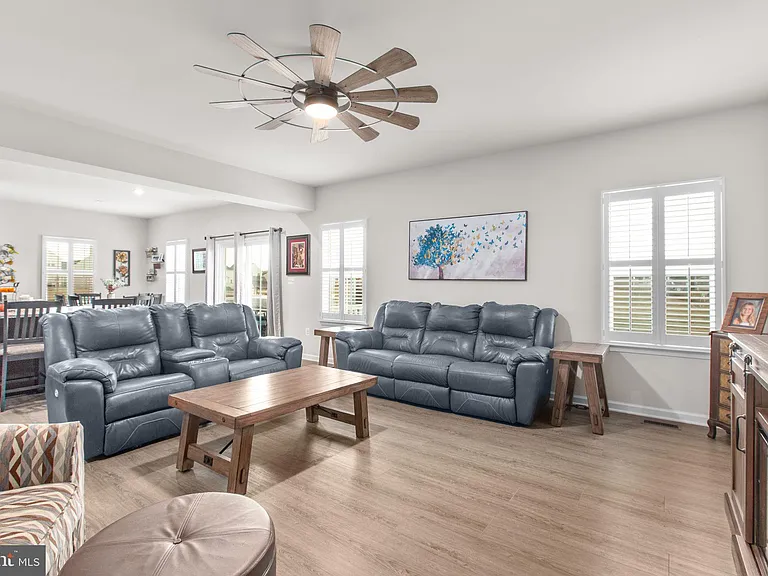 6427 Hawkeye Dr — Photo 52