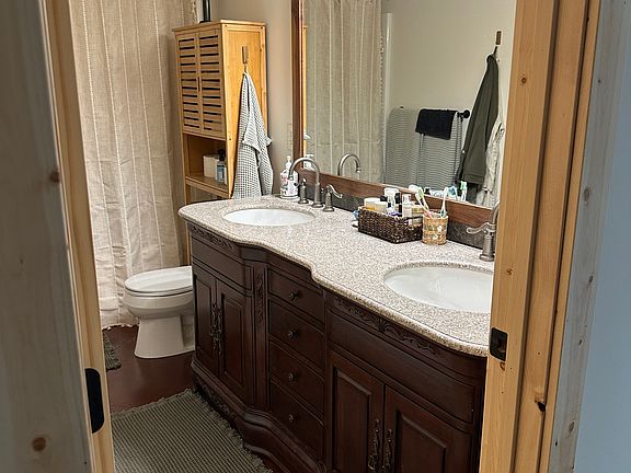 4th image of 195 Russell Ln