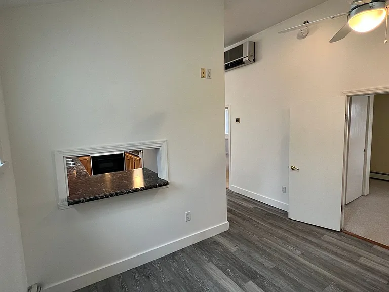 122 Lafayette Rd — Photo 7