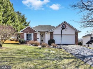 106 Cross Creek Dr, Pottsville, PA 17901