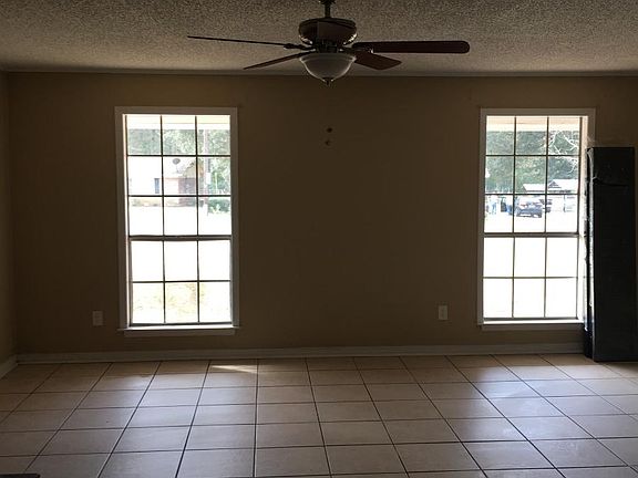 3rd image of 1800 Ponderosa Pl
