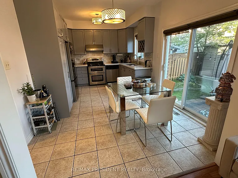 1091 McCuaig Dr — Photo 12