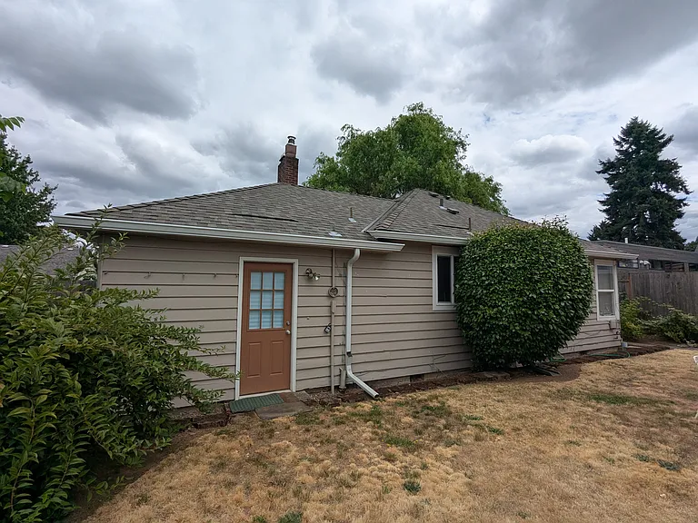 6034 NE 8th Ave — Photo 6