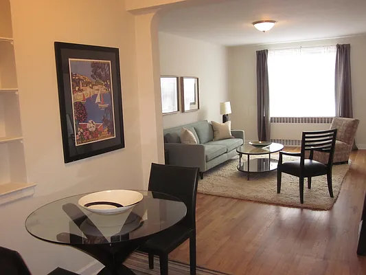 Rented by Metropolitan Equities | media 17