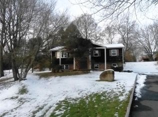 12 Hannah Ln, Valley Cottage, NY 10989