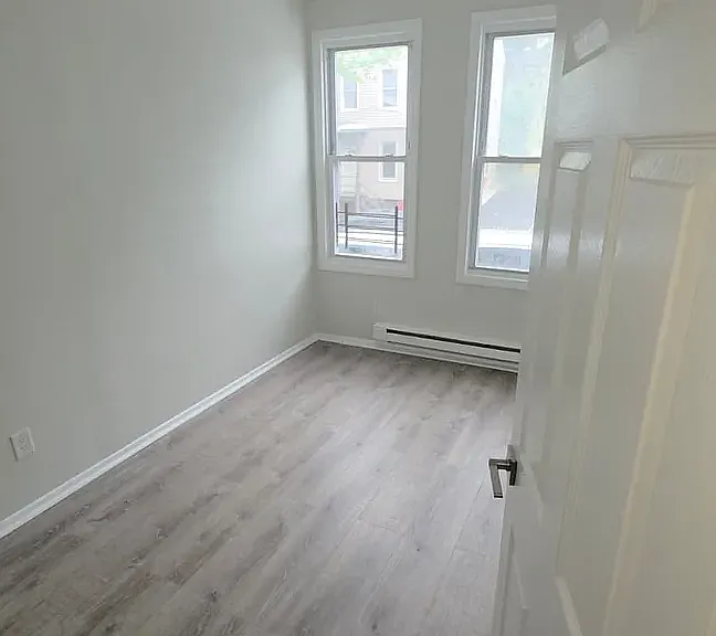 196 W Broadway #1F — Photo 3