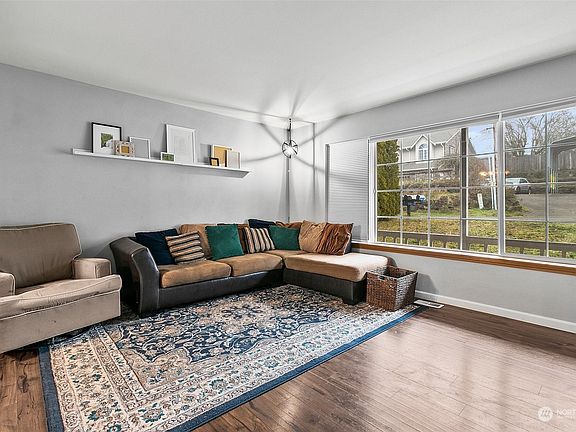 3rd image of 32205 Morgan Drive