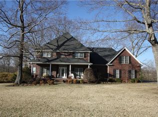 4172 Ironwood Dr, Greenbrier, TN 37073