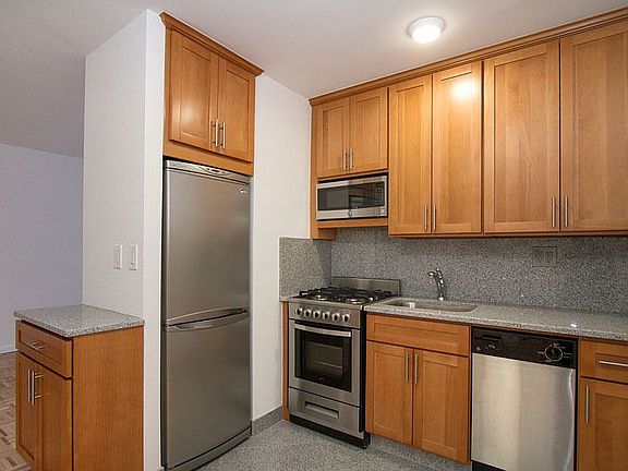 4th image of 145 E 15th St APT 9D