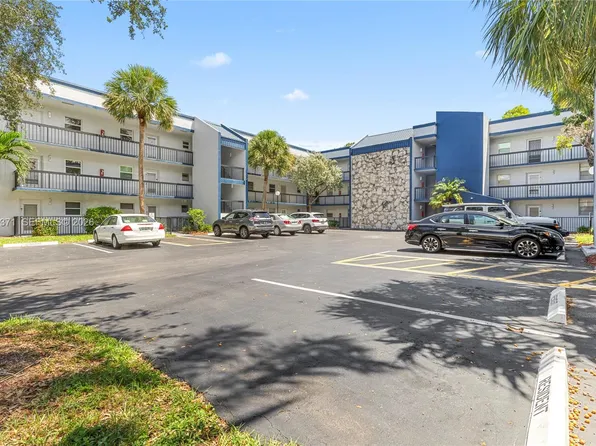 3170 Holiday Springs Blvd #6105, Margate, FL 33063