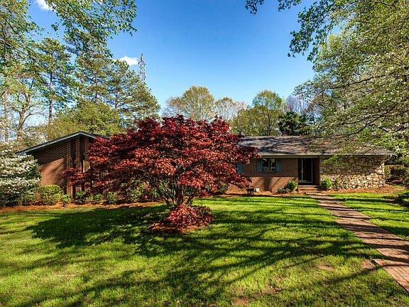 3rd image of 760 Summerwood Dr