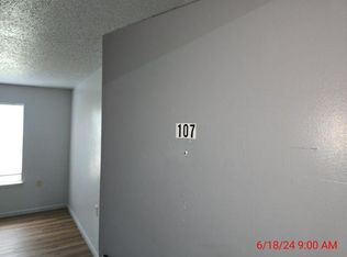 401 N Moose St APT 107, Morrilton, AR 72110