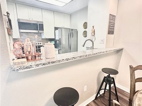4th image of 1901 Holleman Dr W APT 307