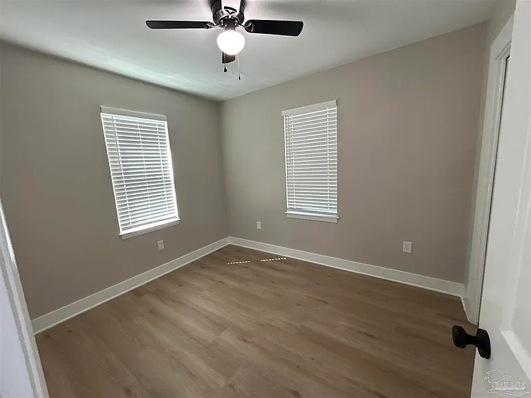 721 W Jordan St — Photo 13