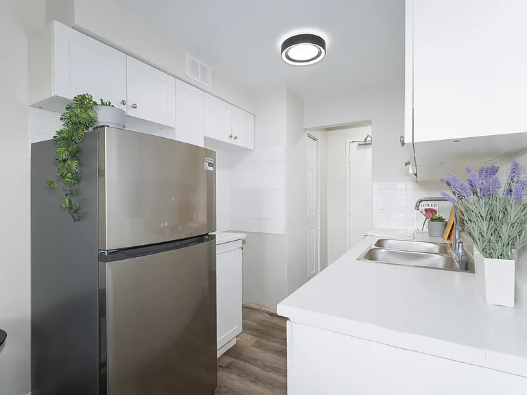 401 Main St E #706 — Photo 4