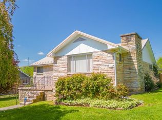 425 Virginia St, Alderson, WV 24910