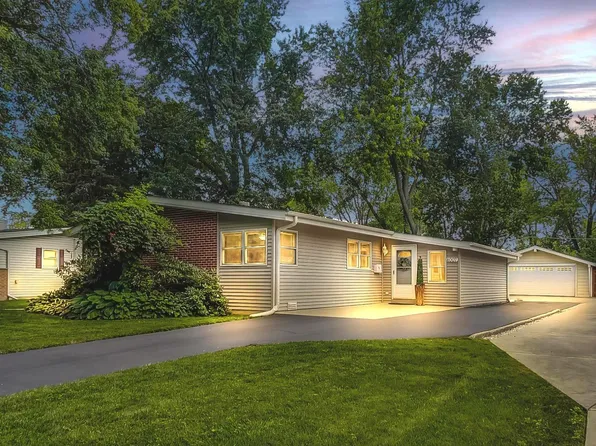 4007 Bluebird Ln, Rolling Meadows, IL 60008