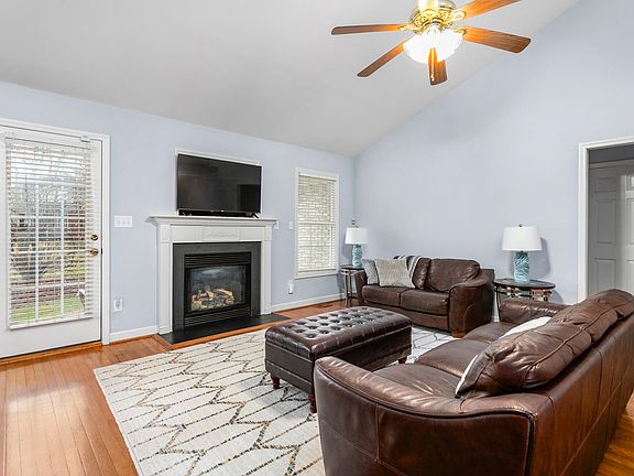 5th image of 2572 Farrell Rd