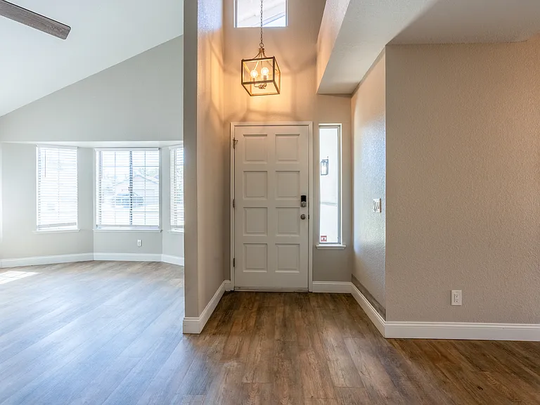 2475 Escalon Ave — Photo 3