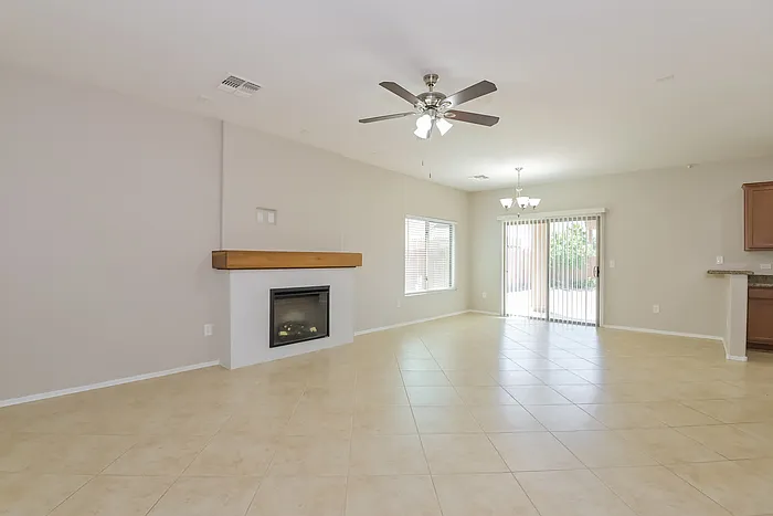 4 bed, 3.0 bath, 1865 sqft, $1,800 — Photo 4
