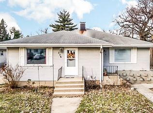 278 Chicago Rd, Oswego, IL 60543