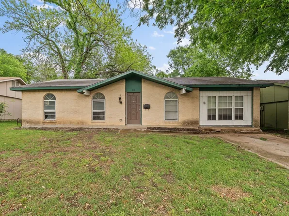 214 Independence Dr, Garland, TX 75043