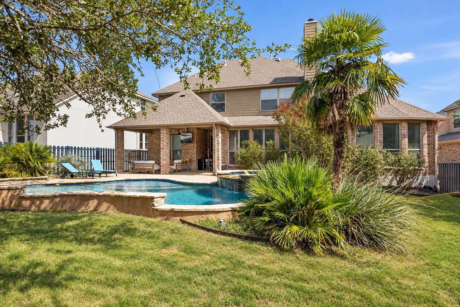 5 bed, 4.5 bath, 3673 sqft, $7,250 — Photo 1
