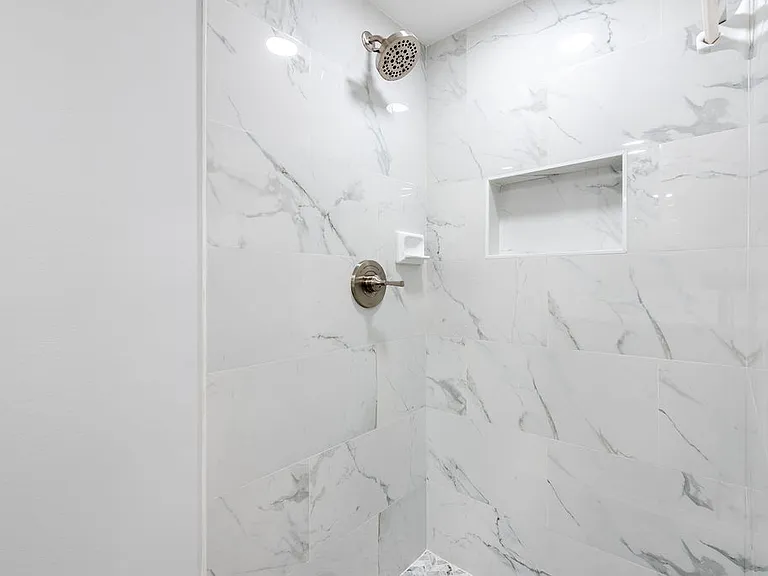 185 Charter Way — Photo 22