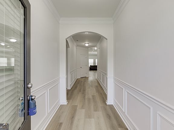4th image of 381 Eagles Bluff Way